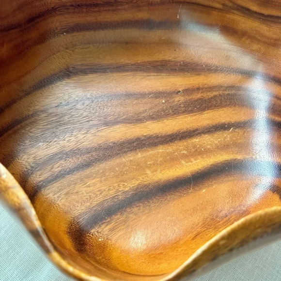 Vintage Extra Large Hexagon Scalloped Edge Carved Wooden Bowl - Picture 5 of 14